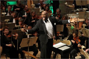 Christmas Cheer: Shaq Conducts The Boston Pops Orchestra [Video]