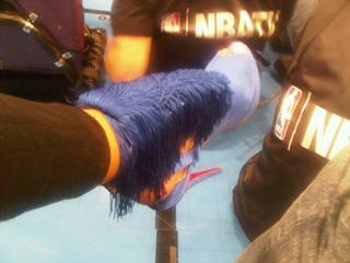 The Assist: Lala’s Footwear Game For Carmelo’s Inaugural Game as a Knick [Photo]