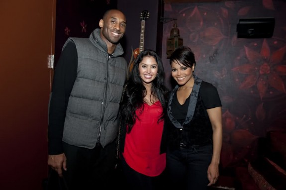 The Assist: Kobe Bryant & Wife Vanessa Backstage With Janet Jackson [Photo]