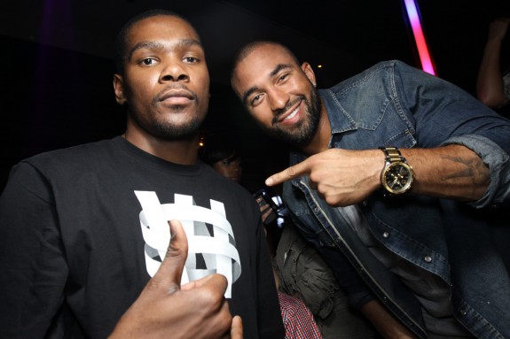 Stilettos On The Street: Kevin Durant Hanging Out In L.A. [Photos]