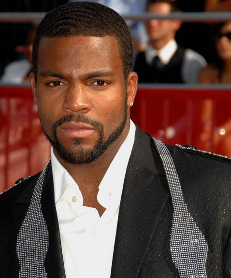 Braylon Edwards Tweets During An Incident Between His Entourage And Members Of A Bar’s Staff