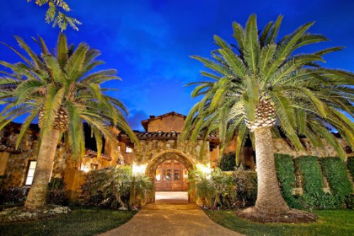 LaDainian Tomlinson’s San Diego Mansion On The Market For $5.2 Million [Photos]