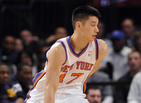 Knicks PG Jeremy Lin dunks and hears cheers from the Wizards crowd [video]