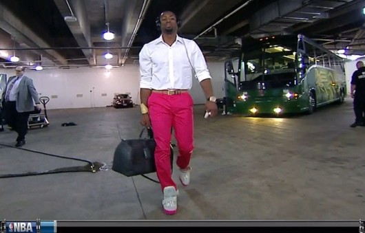 Dwyane Wade rocks pink pants in postgame [photos]