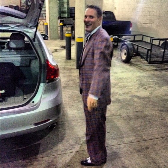 Clippers Mo Williams tweets NBA ref’s suspect fashion selection [photo]