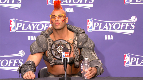 Conan O’brien mocks NBA fashion [video]