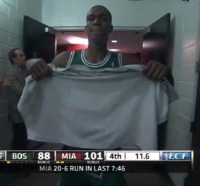 KG & Rondo leave the court without shaking hands [video]