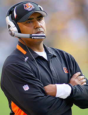 Bengals head coach Marvin Lewis bans his players from Twitter