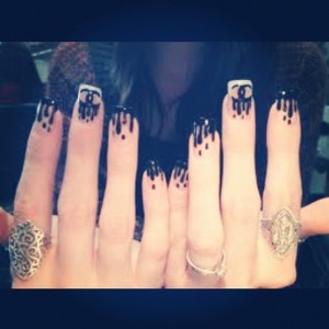 Khloe-Chanel-nails