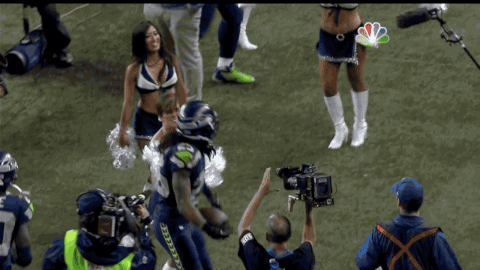 Richard-Sherman-Dances-With-Seahawks-Cheerleaders-GIF-After-49ers-INT