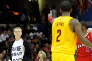Kyrie-Irving-fan-dont-leave