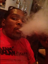 twitter-hacked-kevin-durant-smoking