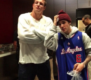Gronk-Bieber-Clippers-game