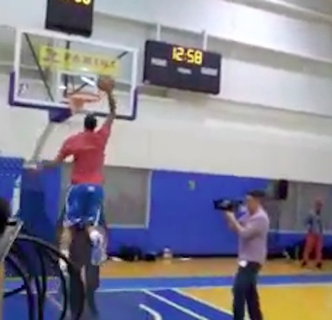 #1 draft pick Anthony Davis dunks on a Skip Bayless cardboard cut out and kicks it afterwards [video]