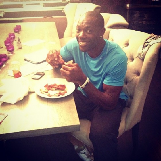 Terrell Owens uses Twitter to campaign for a job with the Jets