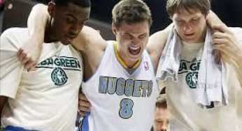 Nuggets forward Danilo Gallinari suffers torn ACL against Dallas Mavericks [video]