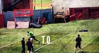 The Assist: Terrell Owens plays catch with Patriots Tom Brady at USC [photos]