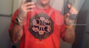 Photos of Aaron Hernandez “selfie” with a glock surface [photo]