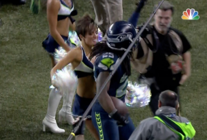 Richard-Sherman-Seattle-Seahawks-Dances-With-Cheerleaders