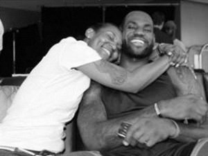 Lebron-JAMES-MOTHER0GLORIA