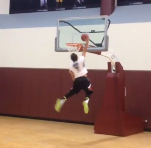 Johnny-Manziel-dunk