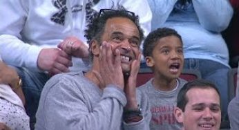 Joakim Noah’s dad gets excited watching him play [video]