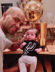 Tony-Parker-baby-Larry-OBrien-trophy