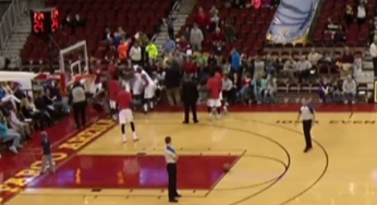 2 D League teammates get into fight during time out [Video]