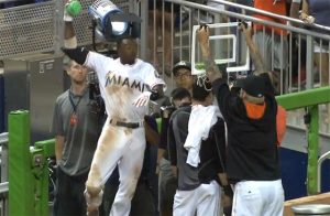 Dee-Gordon-Dunks-On_chris-Yelich