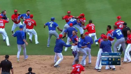 Blue-Jays-Rangers-fight